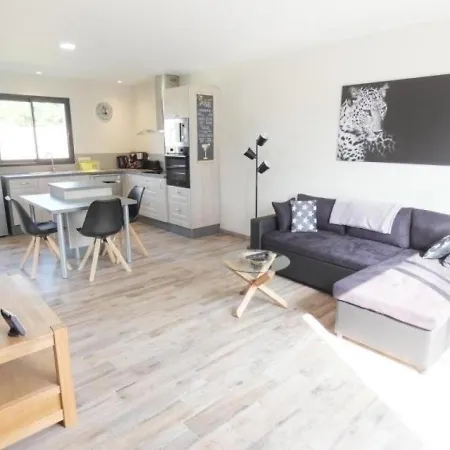House Nenaout 4 *