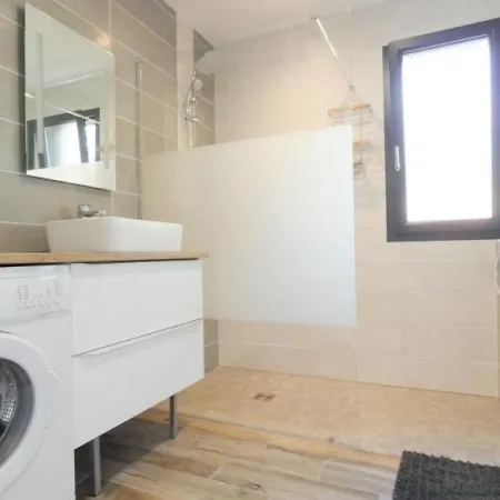 House Nenaout 4 *